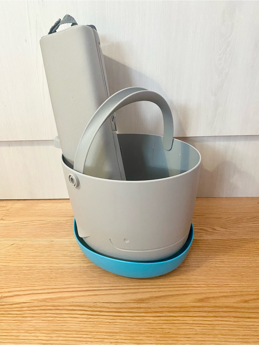 Skip Hop Moby Bath Bucket & Elbow Rest